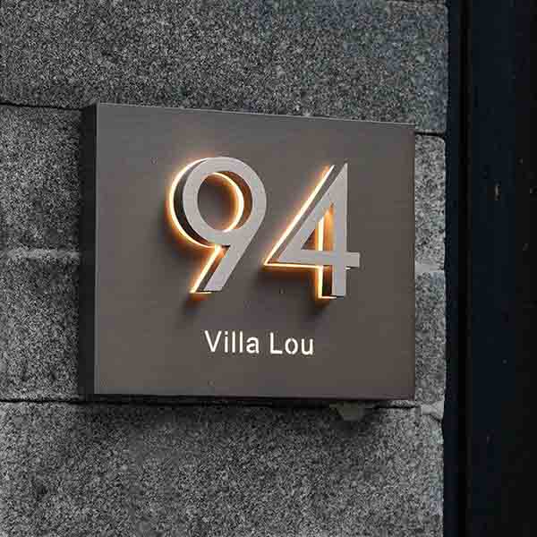 不鏽鋼浮雕雕刻門牌│品牌│標示牌定製